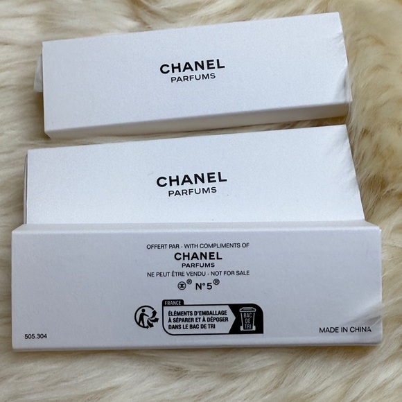 CHANEL Silver Color Perfume Bottle Charm/ Key Holder Rare Authentic 🤍🩷 - Picture 6 of 6